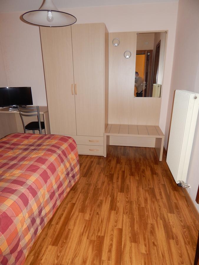 Albergo Ginevra Roncone Exterior foto